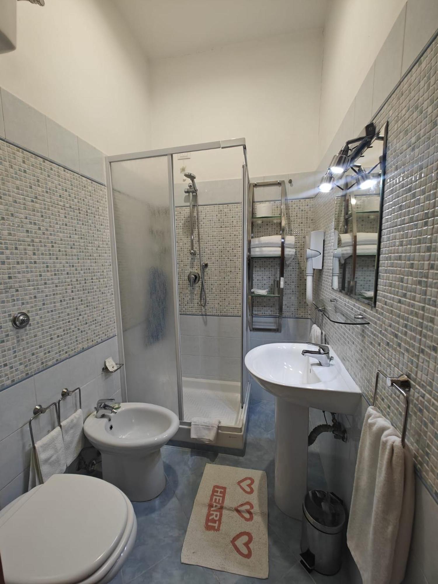 Отель Domus Roxy Рим Экстерьер фото